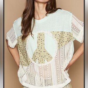 P338—(🚨4 colors) POL Peace Patchwork Floral Crochet Top